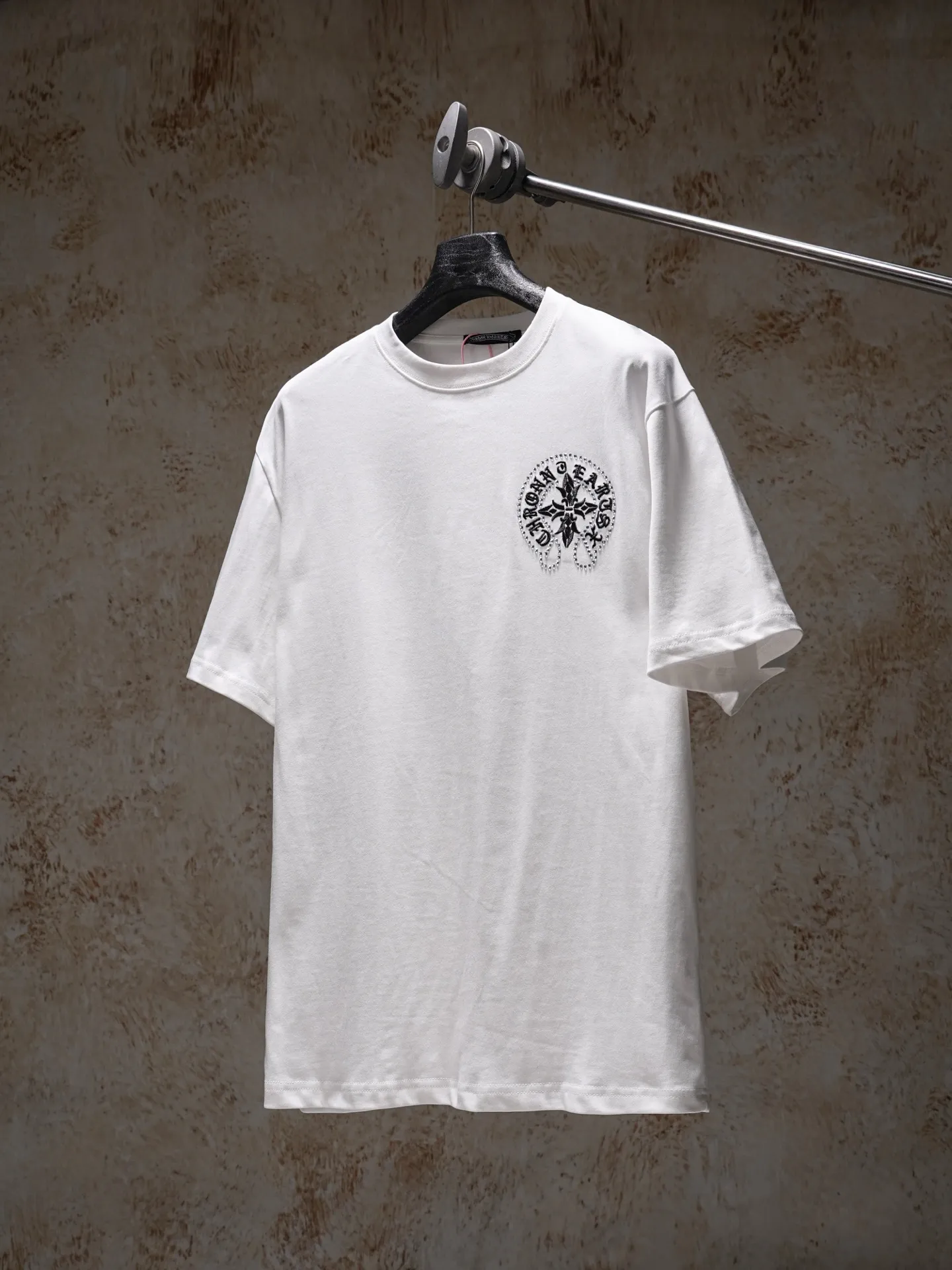 100 Chtome Hearta/ T g， ， 。 Same Style , 。 ， Series， 。 ! ， ， 。 ， ， ， ， ！ ， ，Breathable ， ， ， ， ！ ：Black、White Size：S-XL
